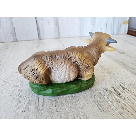 Vintage cow nativity Japan village Xmas decor large - Picture 5 of 8